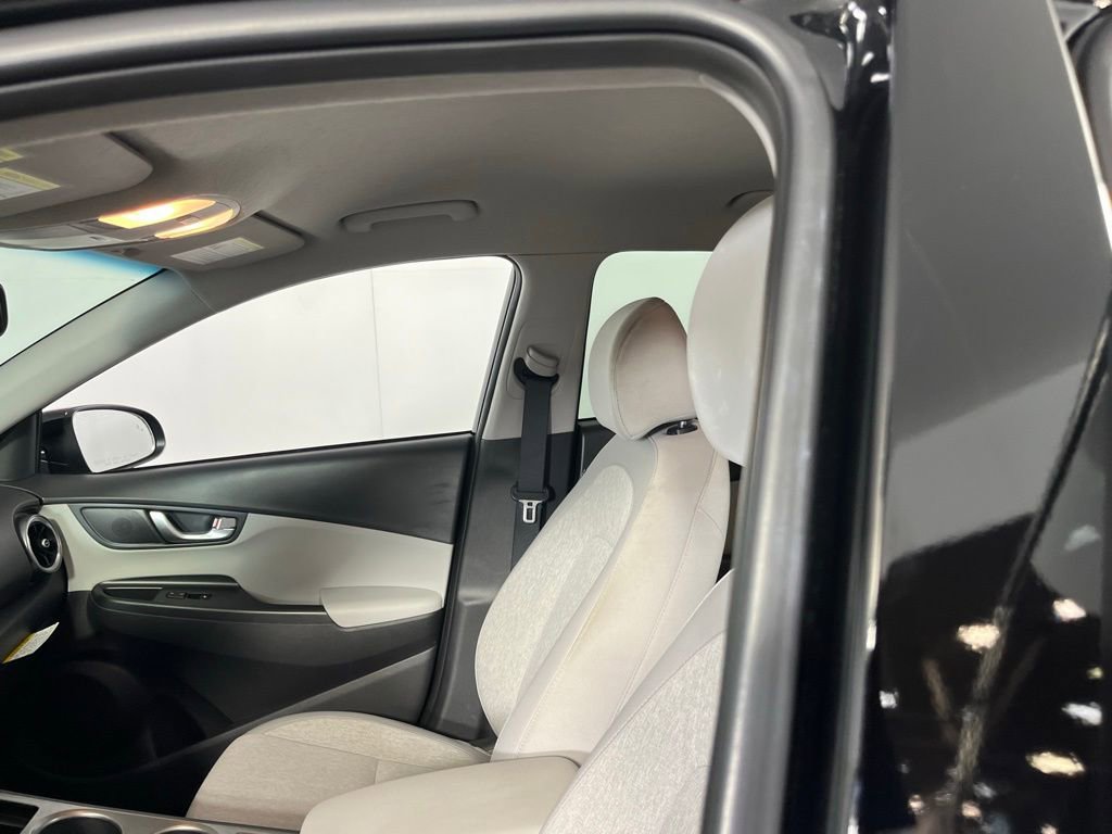 Used 2023 Hyundai Kona SE image 25
