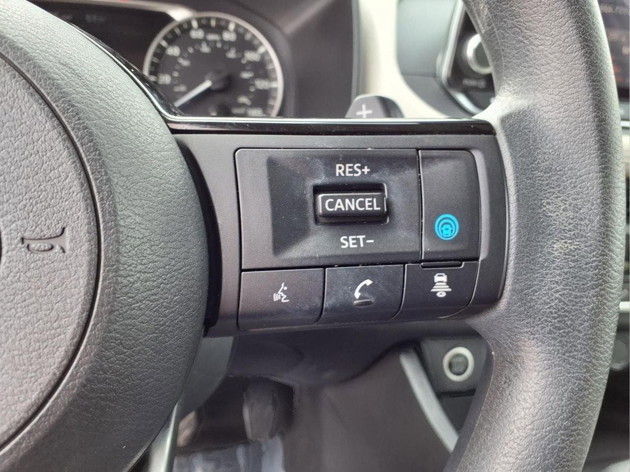 Used 2023 Nissan Rogue SV image 23