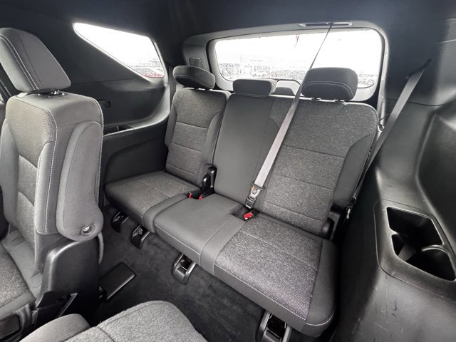 Used 2025 Chevrolet Traverse LT image 8