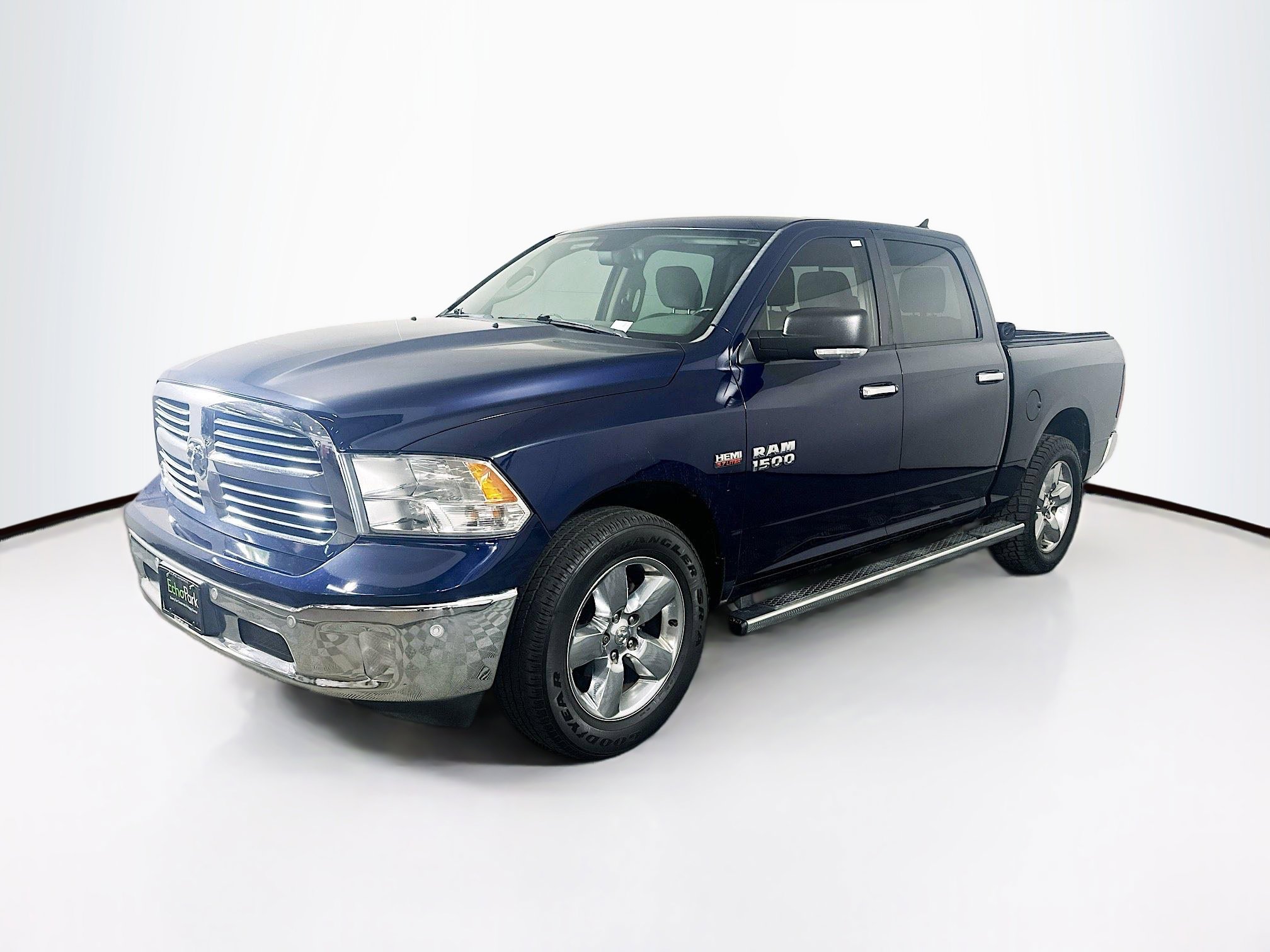 Used 2015 RAM 1500 Lone Star RWD image 3