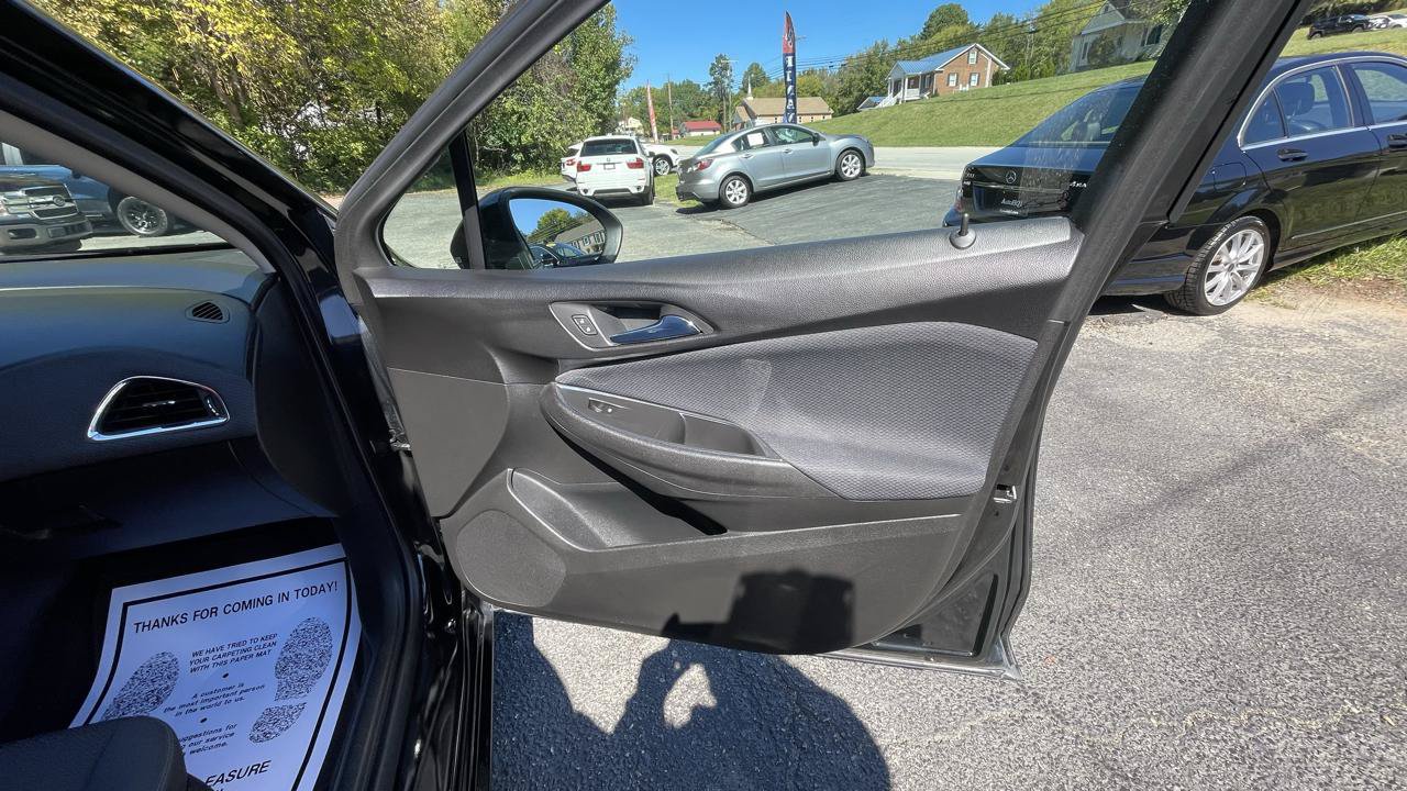 Used 2018 Chevrolet Cruze LT FWD image 26