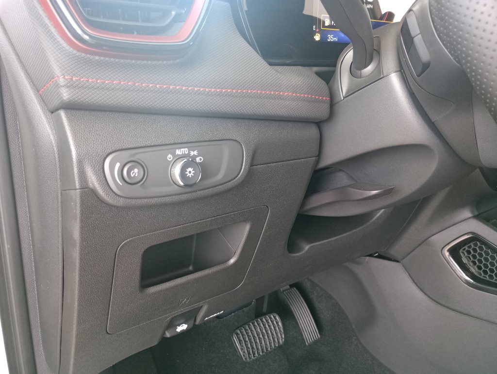 New 2026 Chevrolet TrailBlazer RS w/ Convenience Package FWD image 15