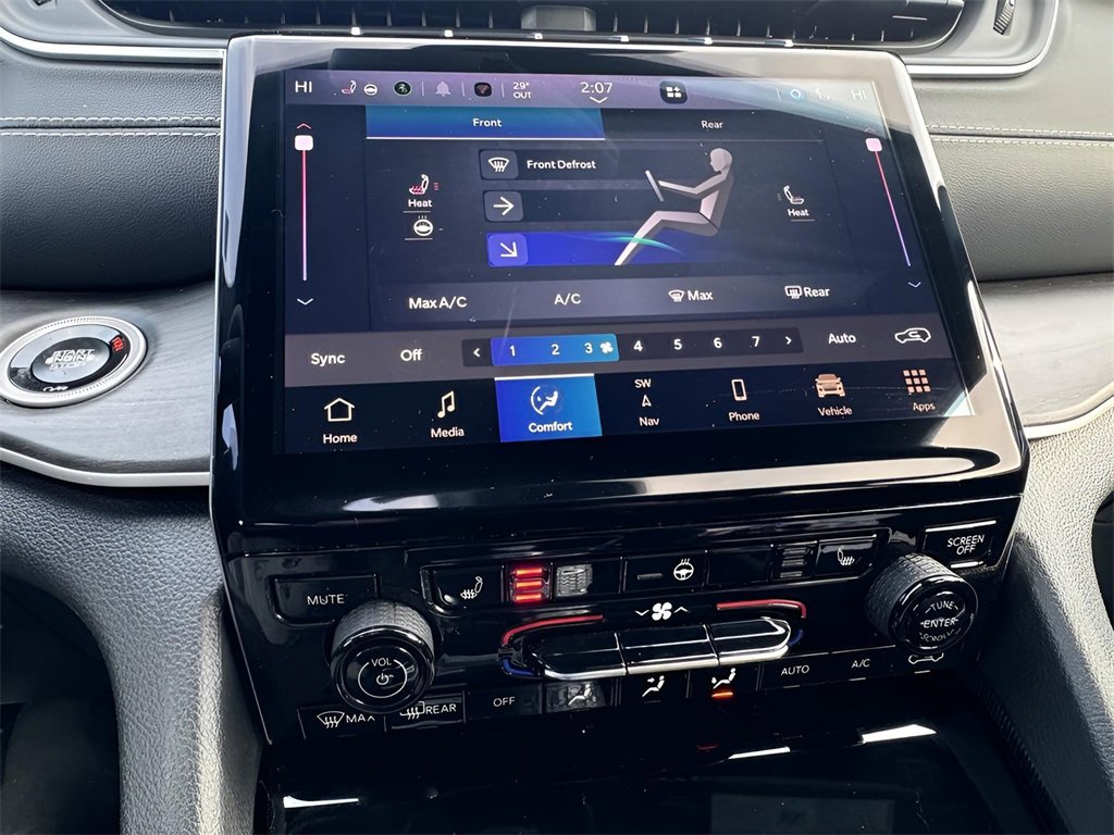 Used 2024 Jeep Grand Cherokee L Limited w/ Black Appearance Package image 13