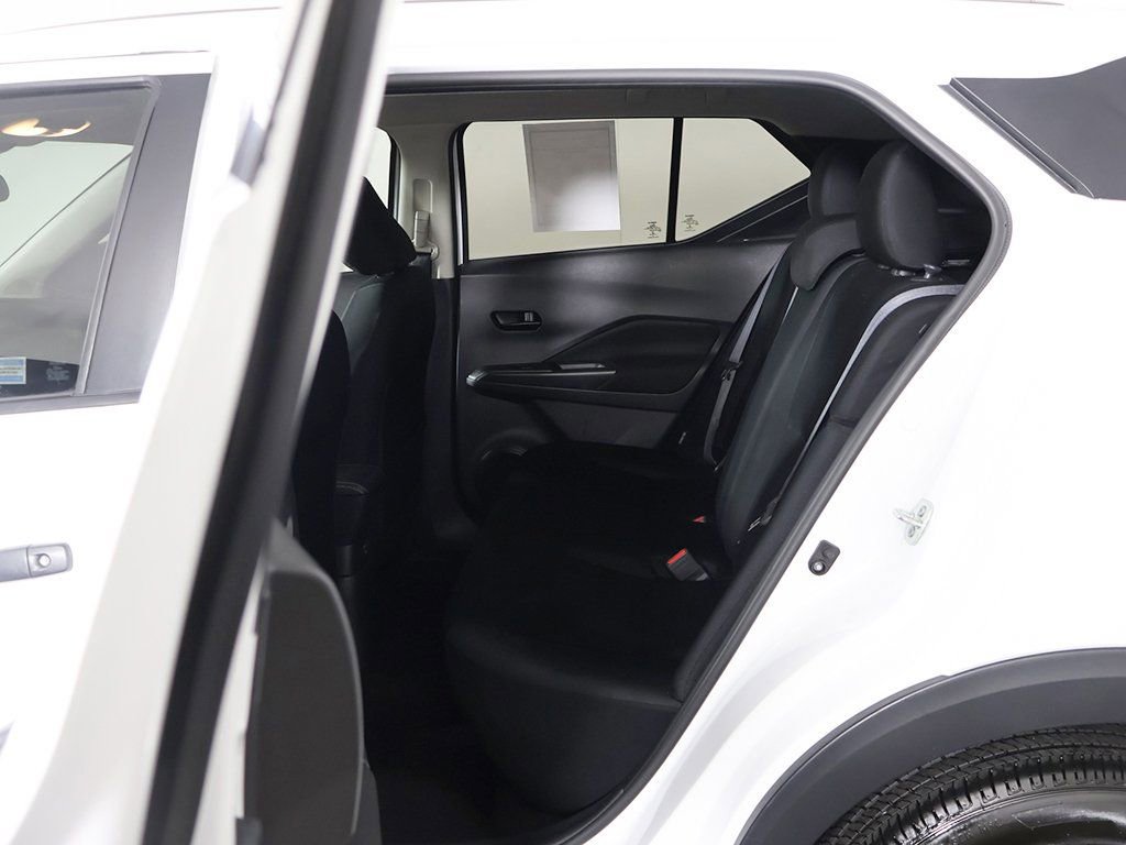 Used 2023 Nissan Kicks S image 27