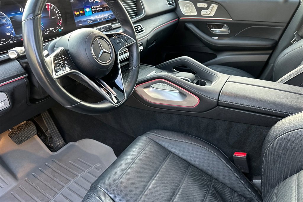 Used 2024 Mercedes-Benz GLE 450e 4MATIC image 11