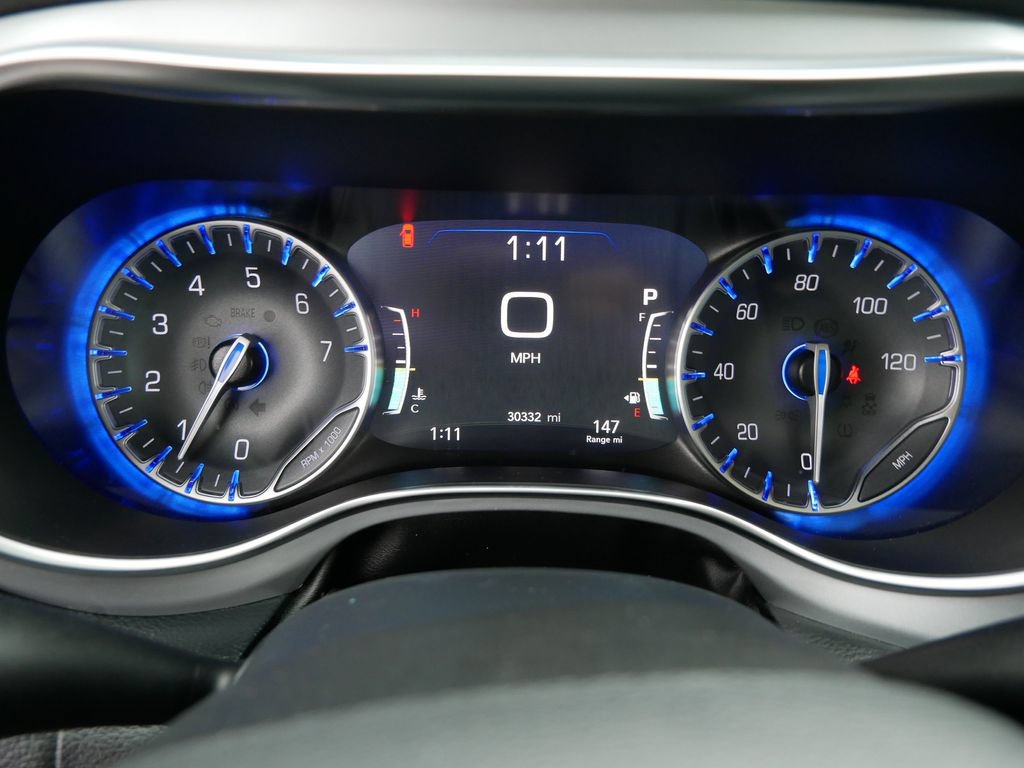 Used 2025 Chrysler Pacifica Limited FWD image 21