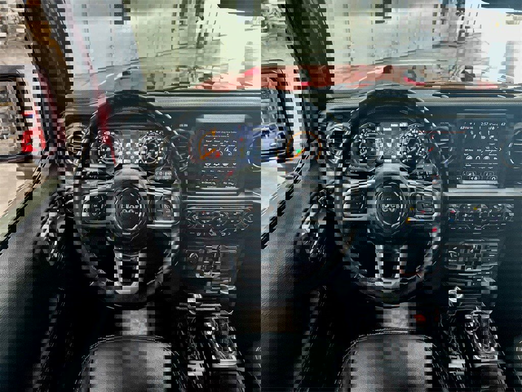 Used 2020 Jeep Wrangler Unlimited Sahara image 19