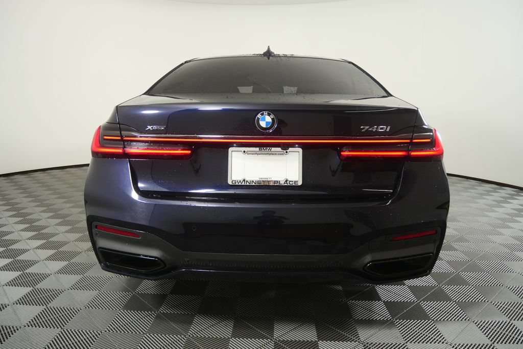 Used 2022 BMW 740i xDrive w/ M Sport Package AWD/4WD image 4