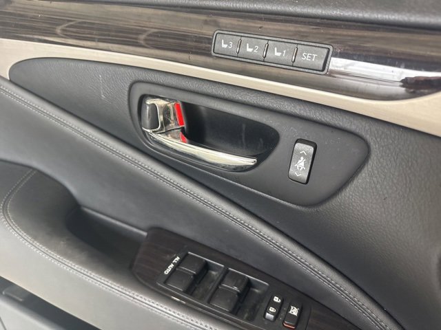 Used 2016 Lexus LS 460 w/ Comfort Package image 13