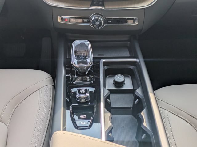 Certified 2026 Volvo XC60 B5 Plus w/ Climate Package AWD/4WD image 26