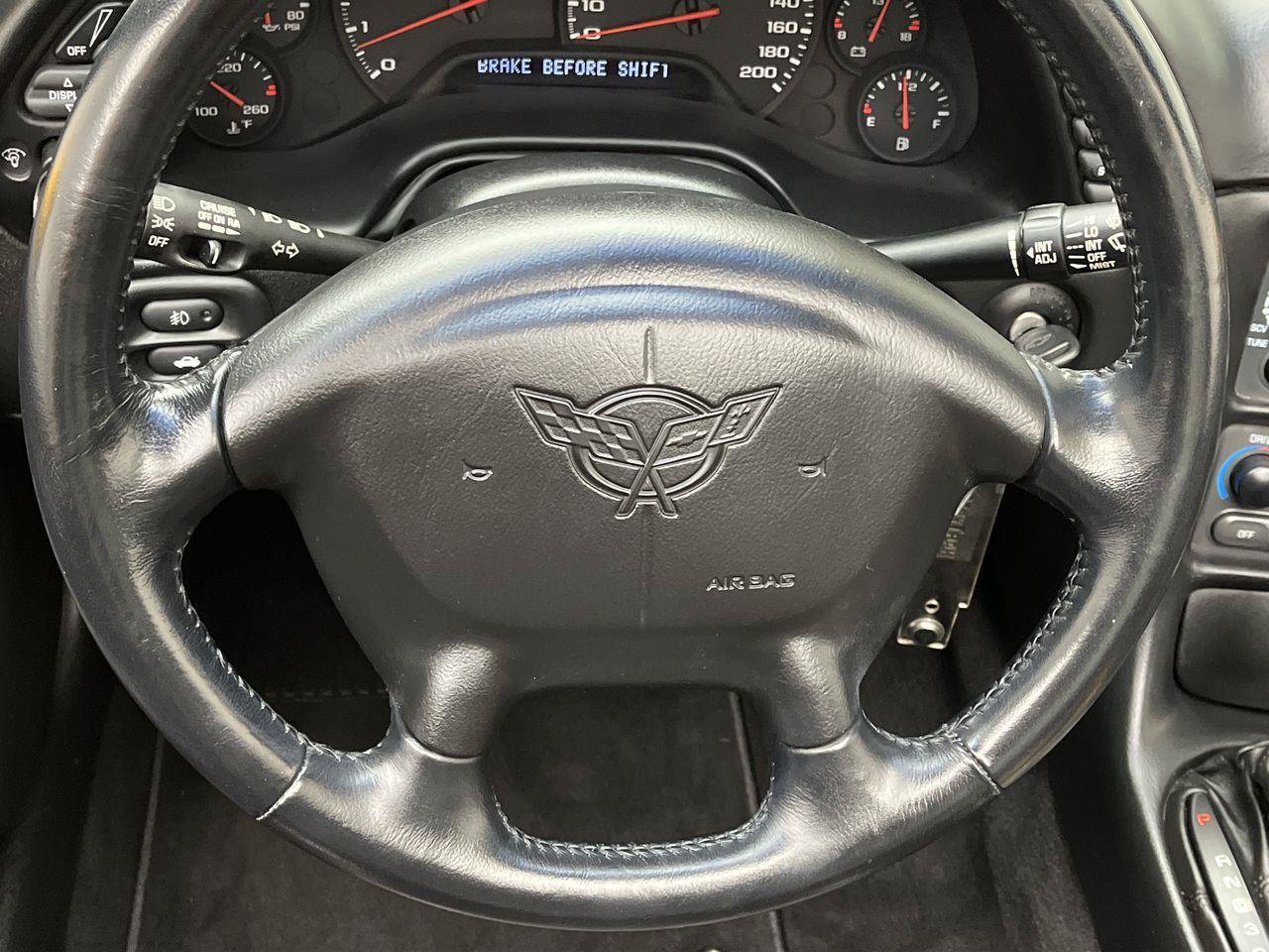 Used 2000 Chevrolet Corvette Coupe w/ Roof Pkg RWD image 11