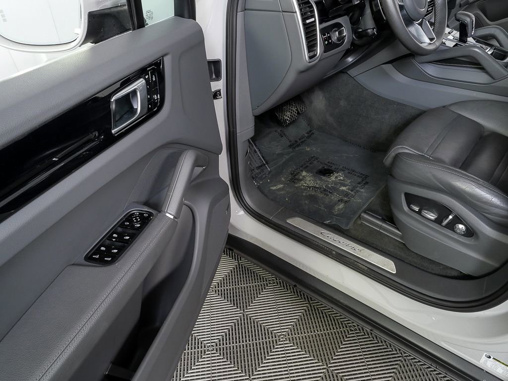 Used 2020 Porsche Cayenne image 8