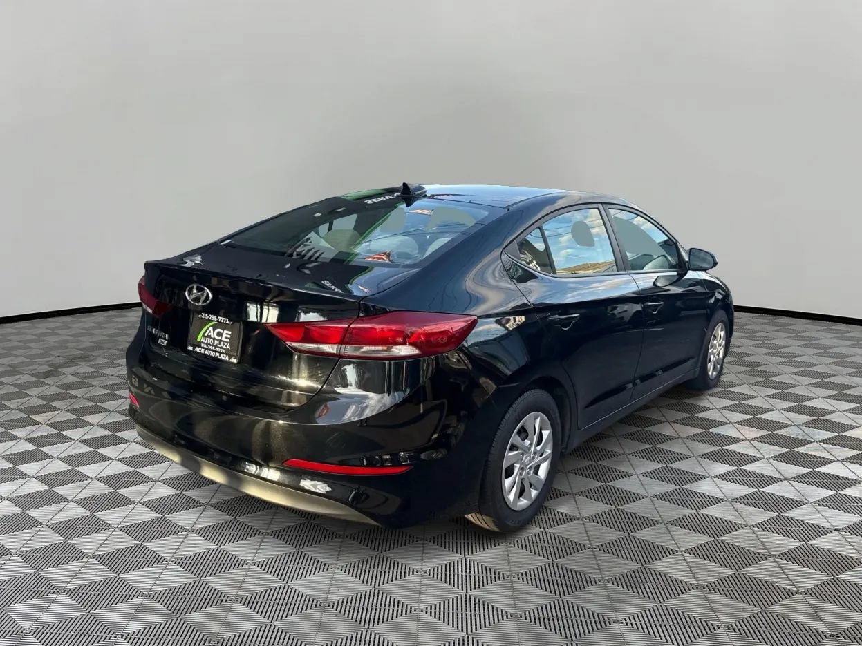 Used 2017 Hyundai Elantra SE FWD image 5