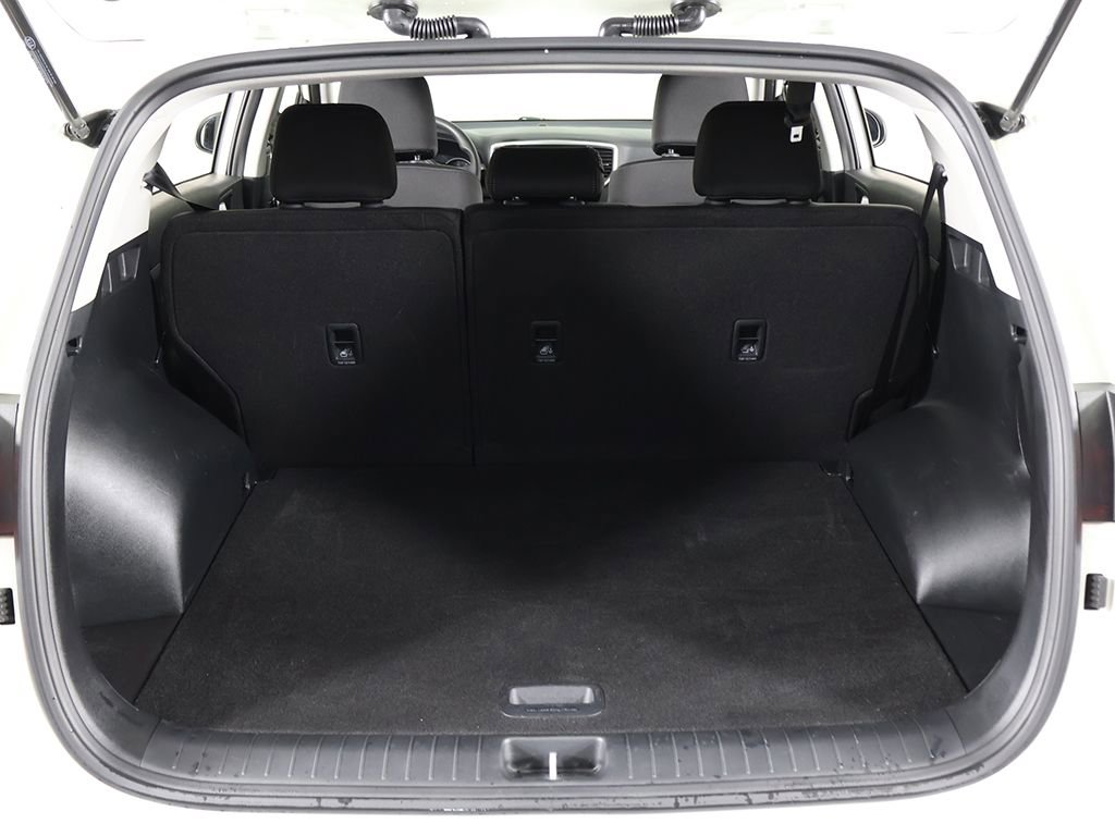 Used 2022 Kia Sportage LX image 15