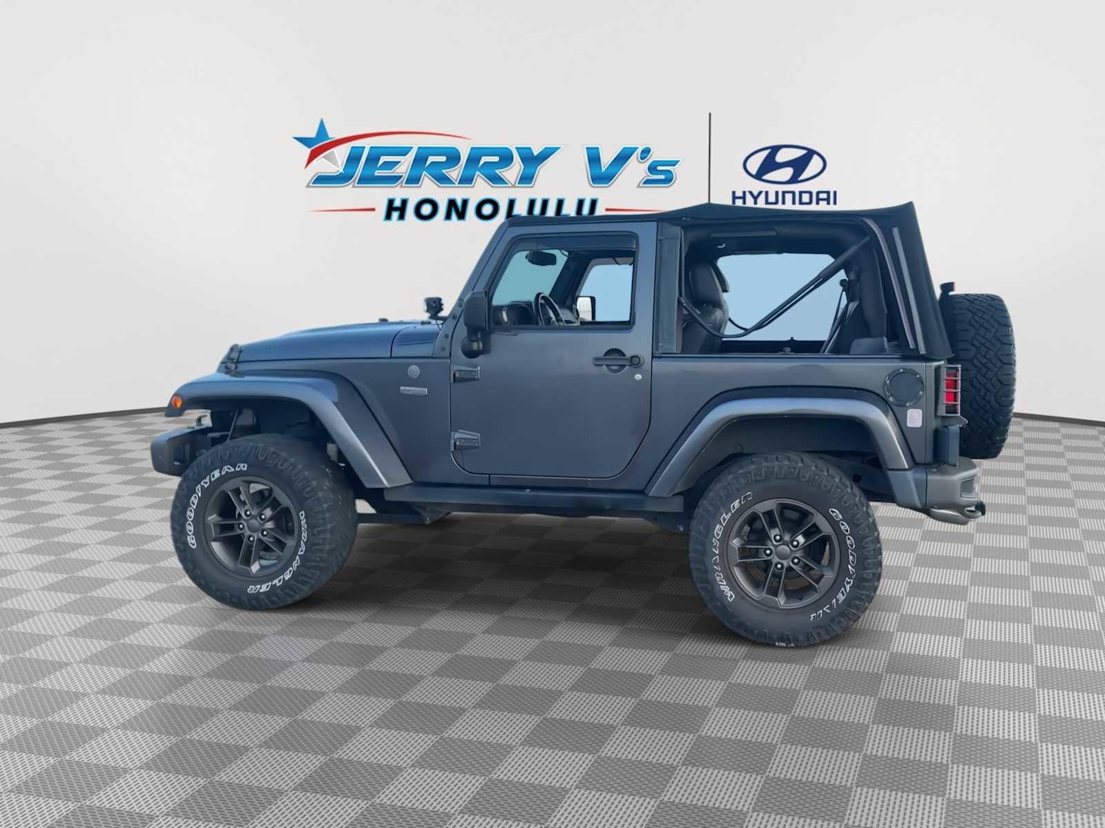 Used 2016 Jeep Wrangler Sahara image 5