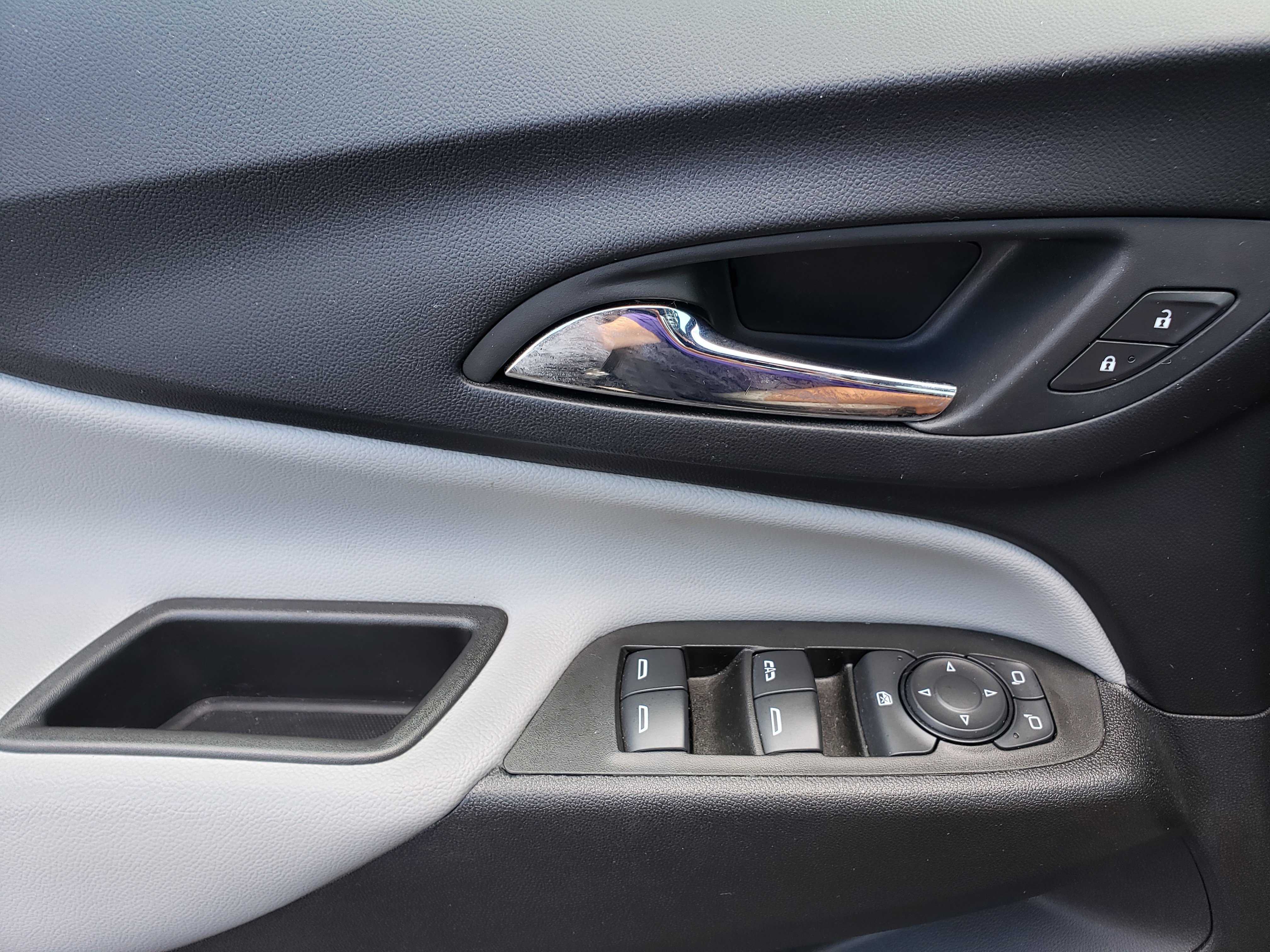 Used 2024 Chevrolet Equinox LT image 14