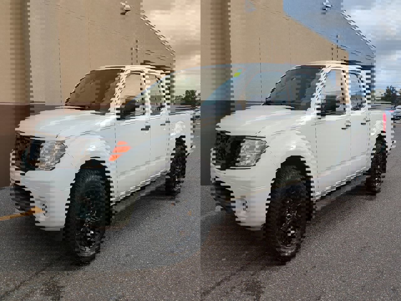 Used 2019 Nissan Frontier SV w/ Value Truck Package image 8