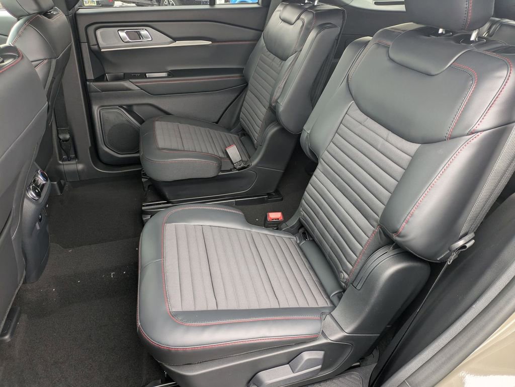 New 2026 Ford Explorer ST-Line image 25