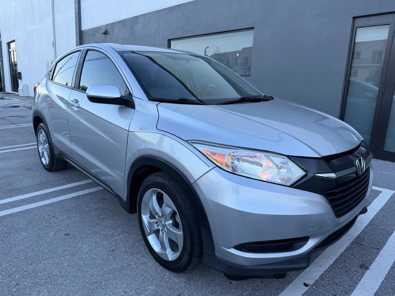 Used 2016 Honda HR-V LX image 3