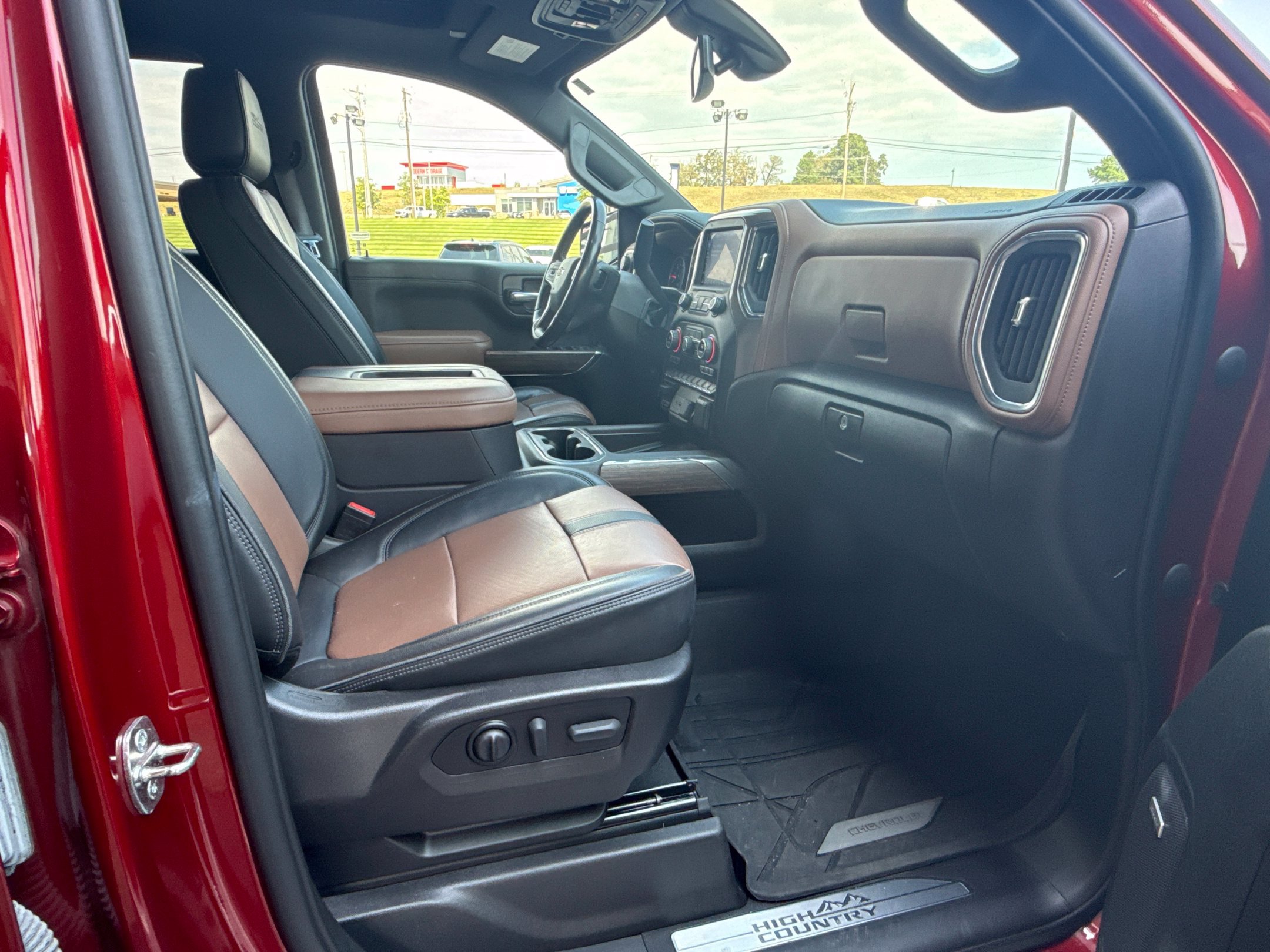 Used 2022 Chevrolet Silverado 1500 High Country AWD/4WD image 10