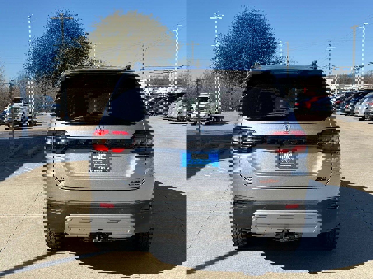 Used 2025 Honda Pilot TrailSport image 4