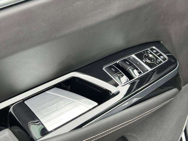Used 2026 Cadillac Escalade ESV Platinum Sport w/ LPO, ONYX Package image 20