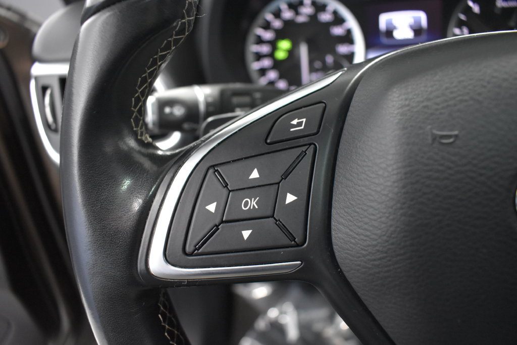 Used 2019 INFINITI QX30 AWD w/ Navigation Package image 31
