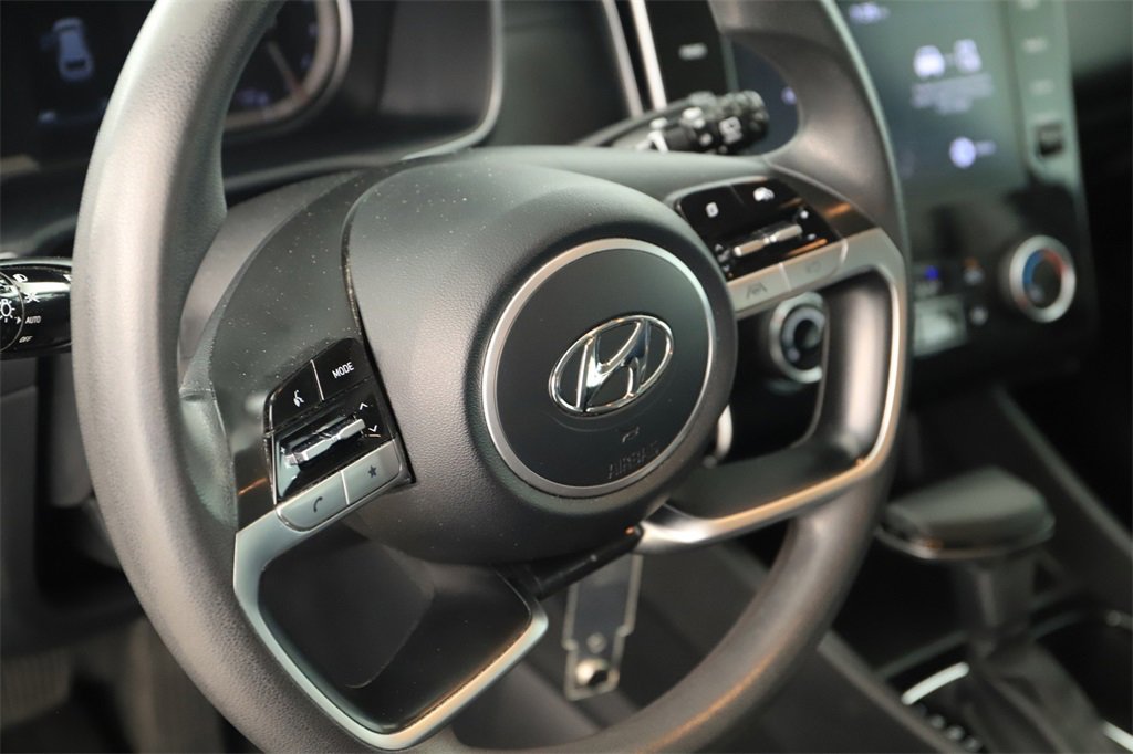 Used 2022 Hyundai Tucson SE image 16