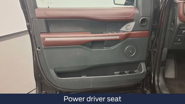 Used 2022 Ford Expedition Max Limited image 18