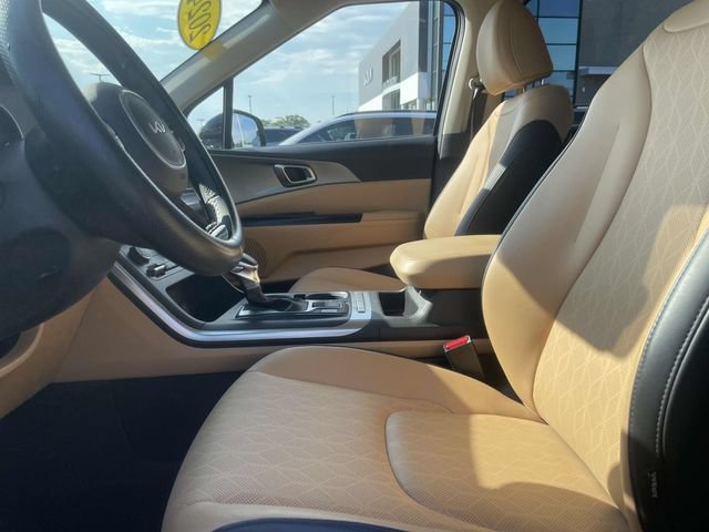 Certified 2024 Kia Carnival LX FWD image 23