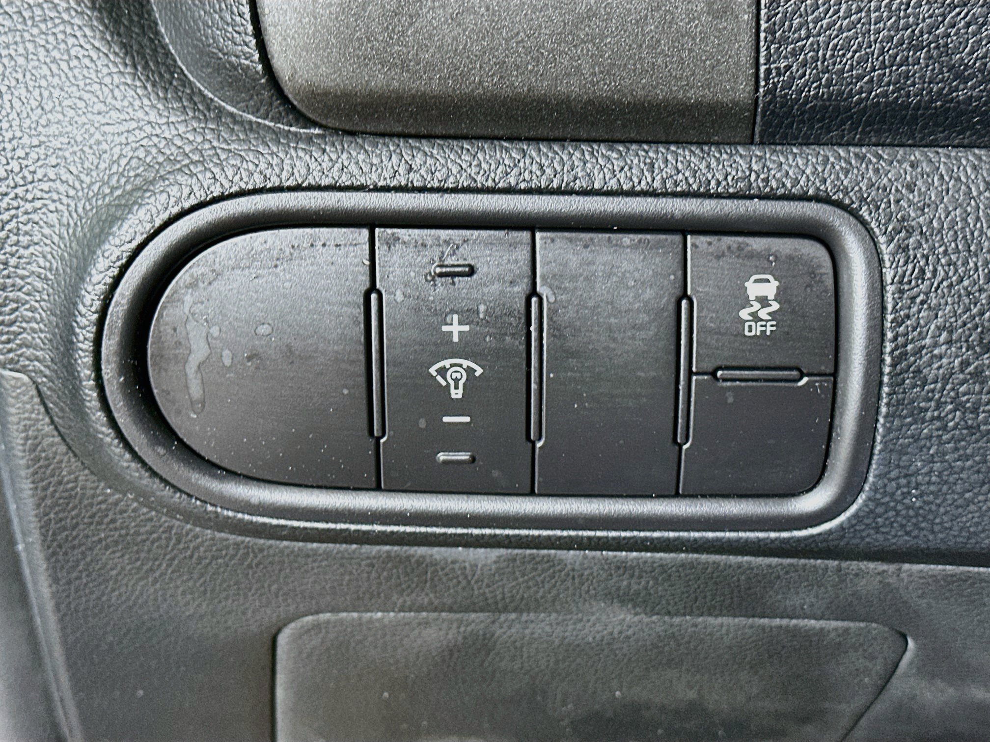 Used 2017 Kia Forte LX FWD image 17