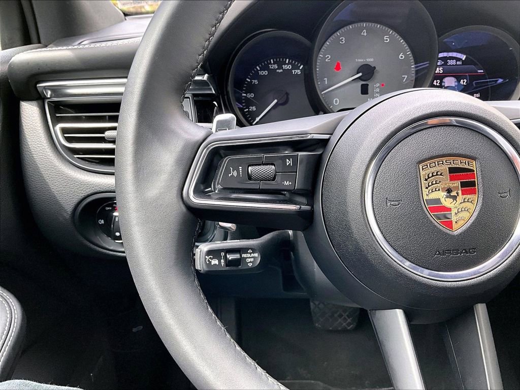 Certified 2025 Porsche Macan S AWD/4WD image 23