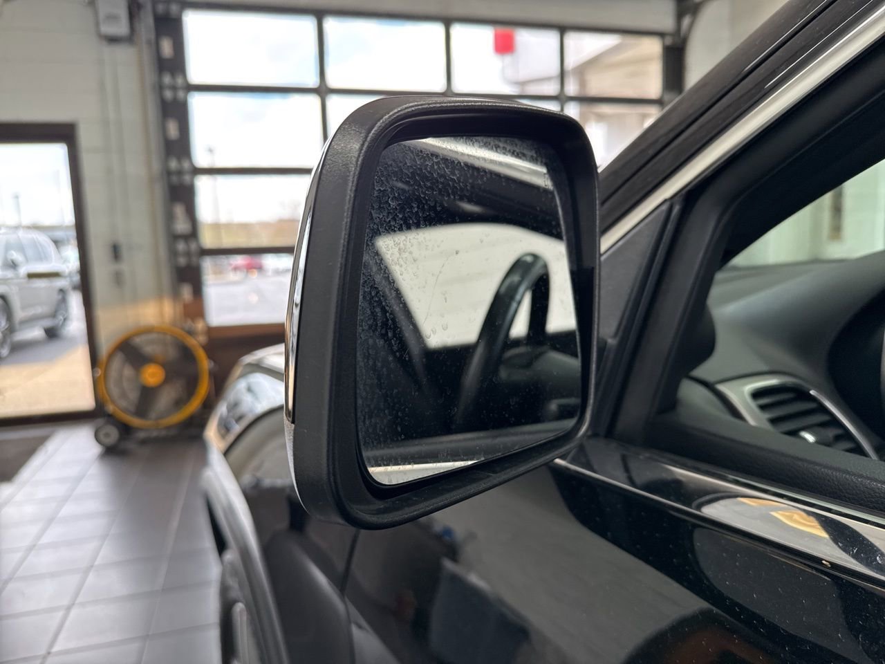 Used 2018 Jeep Grand Cherokee Laredo image 12