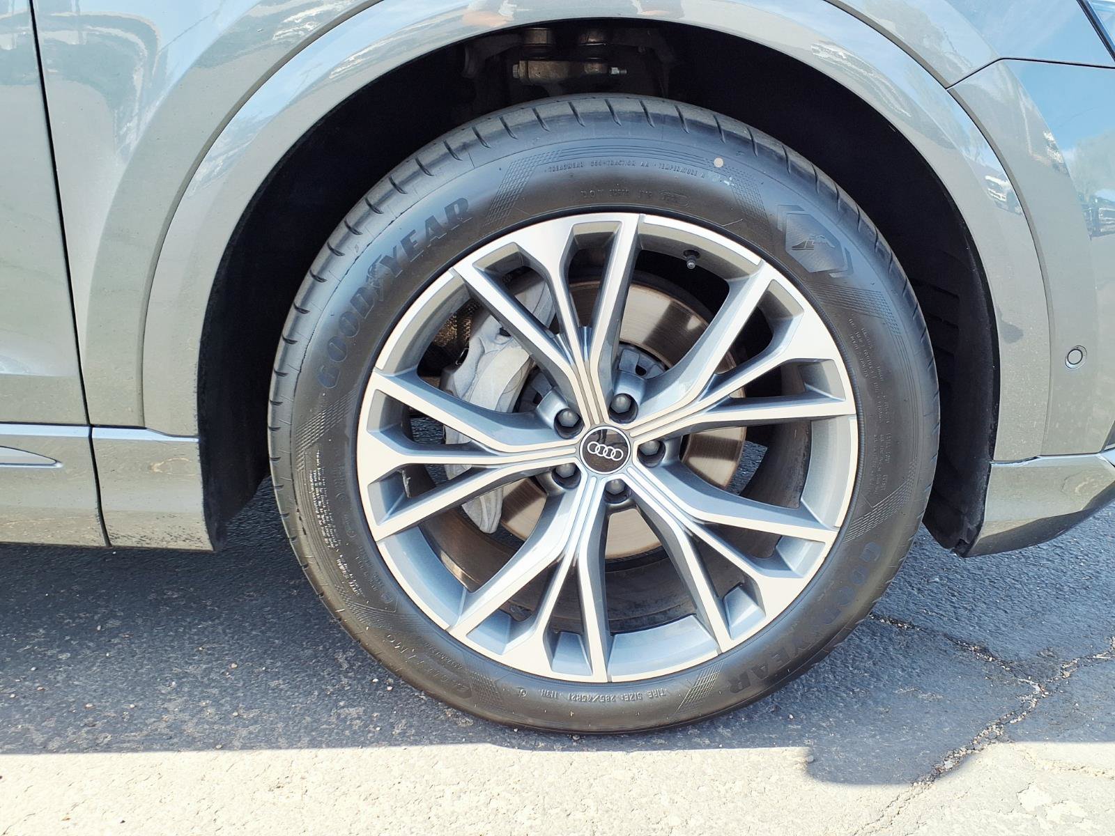 Used 2021 Audi Q8 Premium Plus AWD/4WD image 8