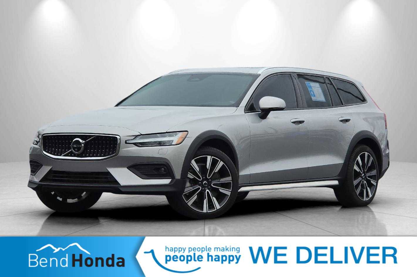 Used 2024 Volvo V60 B5 Cross Country Ultimate image 1