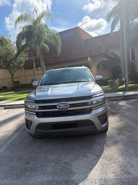Used 2023 Ford Expedition XLT RWD image 4