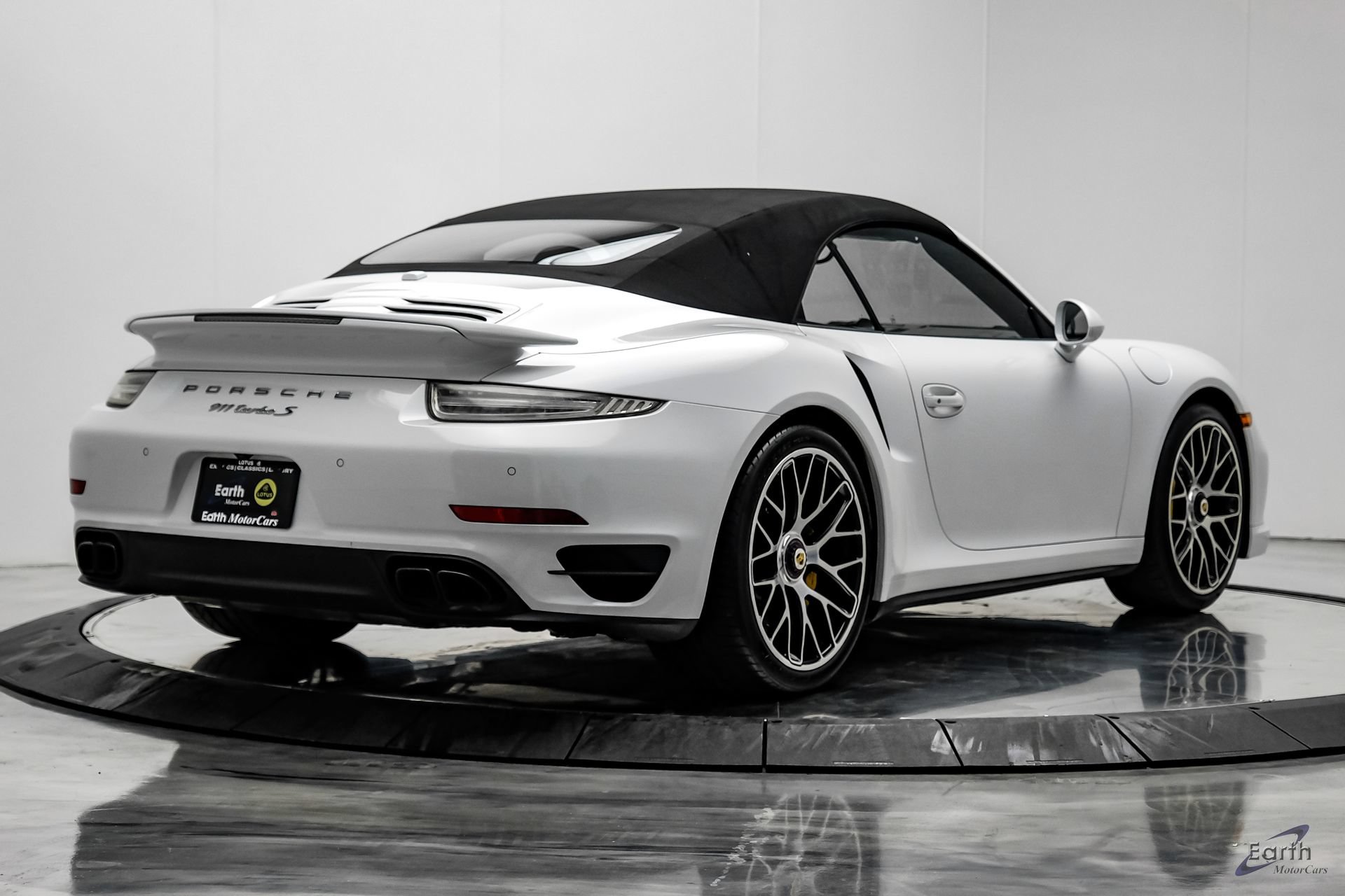 Used 2016 Porsche 911 Turbo S AWD/4WD image 19