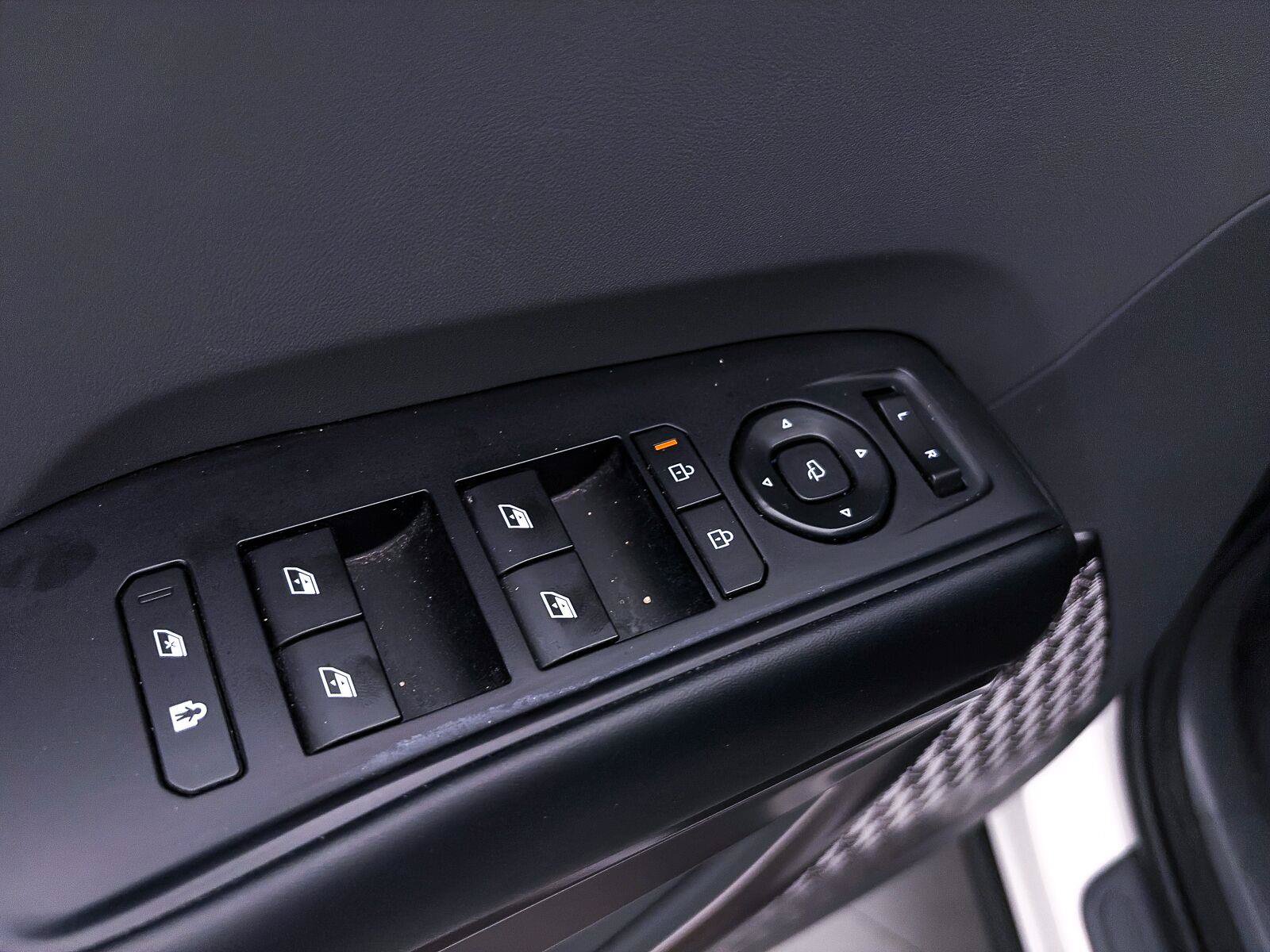 Used 2024 Kia EV9 Light Long Range RWD image 18