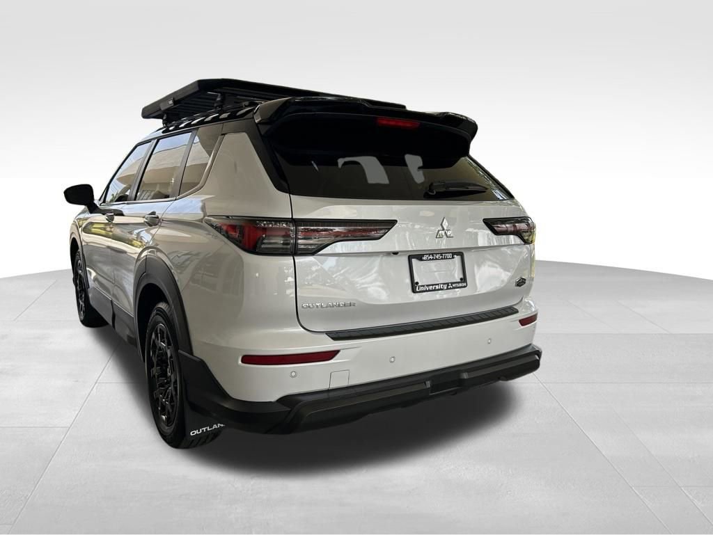 New 2026 Mitsubishi Outlander AWD image 4