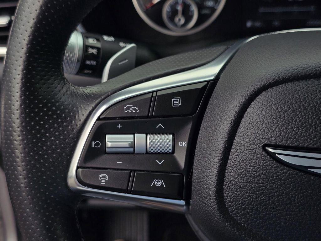 Used 2025 Genesis G70 2.5T RWD image 15