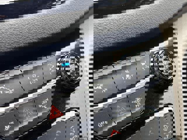 Used 2023 Chrysler Pacifica Touring-L image 20