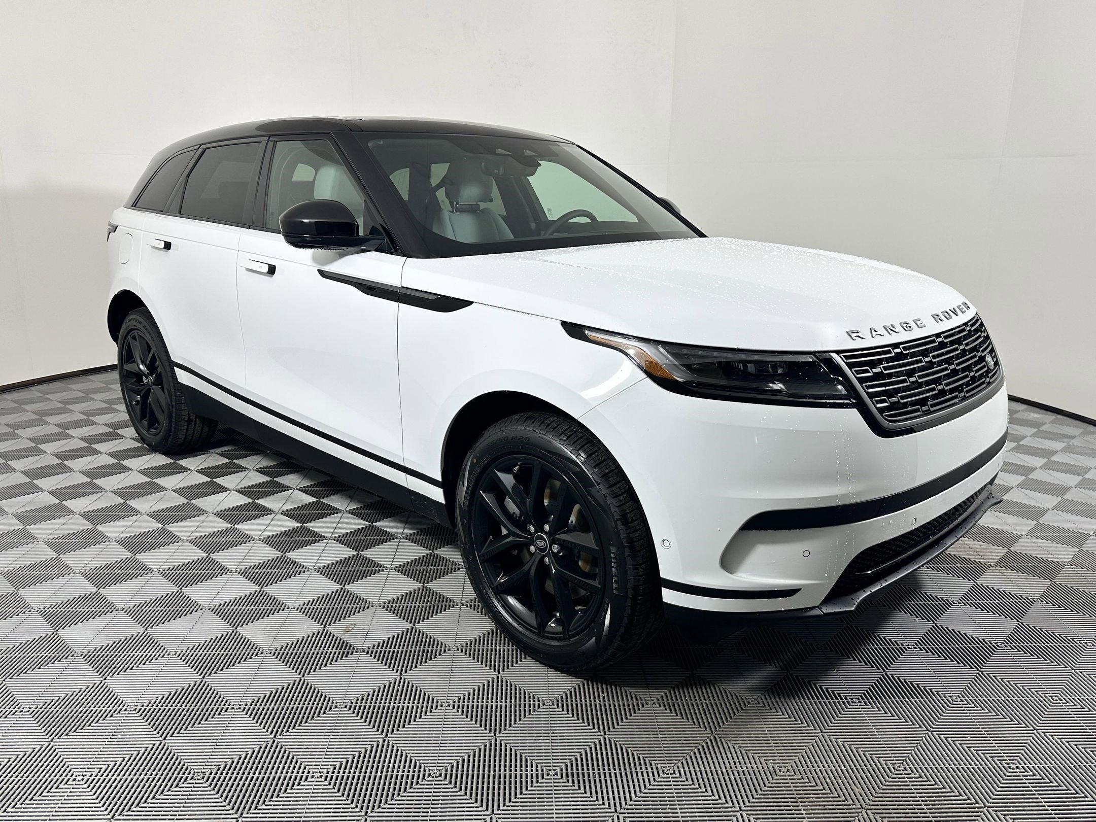 New 2026 Land Rover Range Rover Velar S image 6