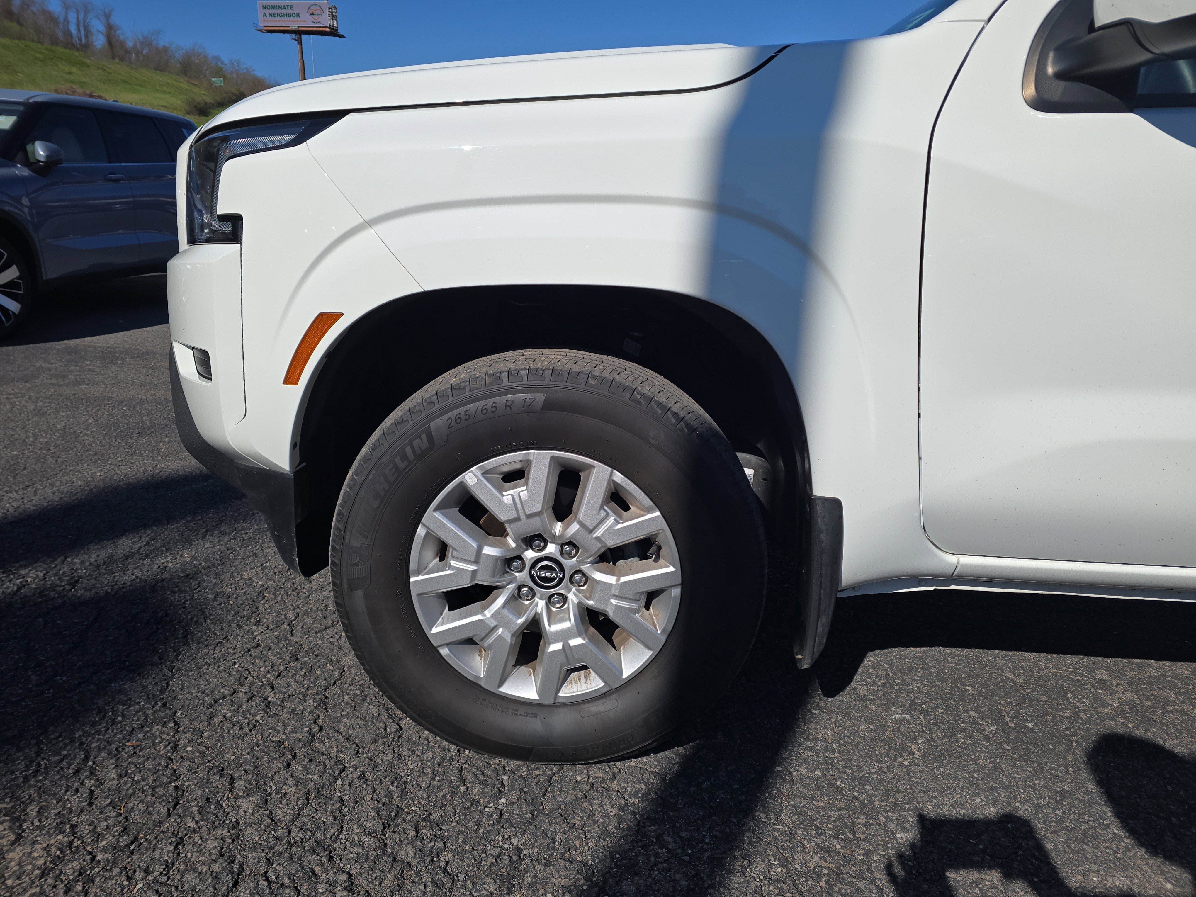 Used 2022 Nissan Frontier SV w/ Technology Package image 9