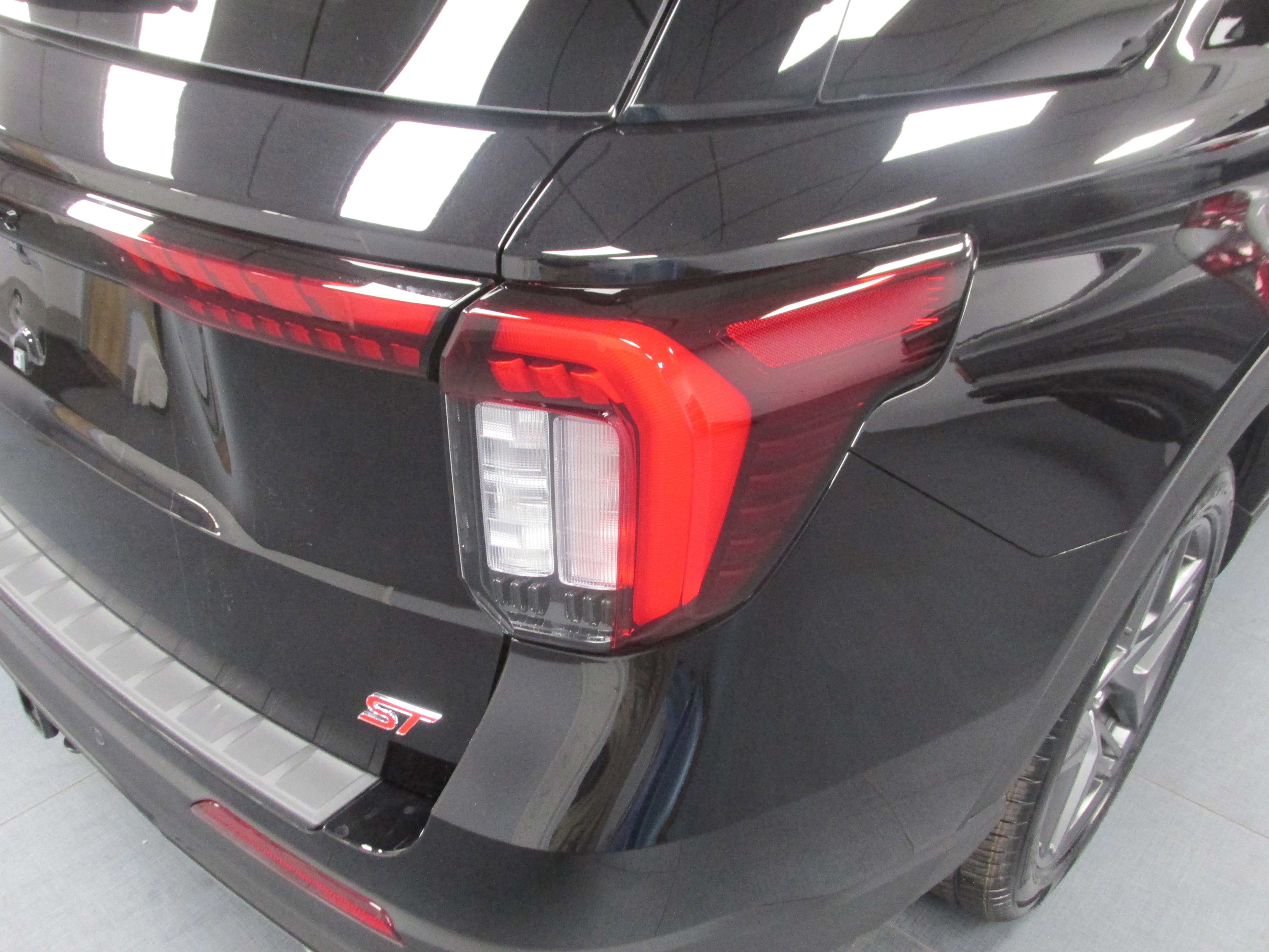 New 2025 Ford Explorer ST w/ Sun And Sound Package image 9