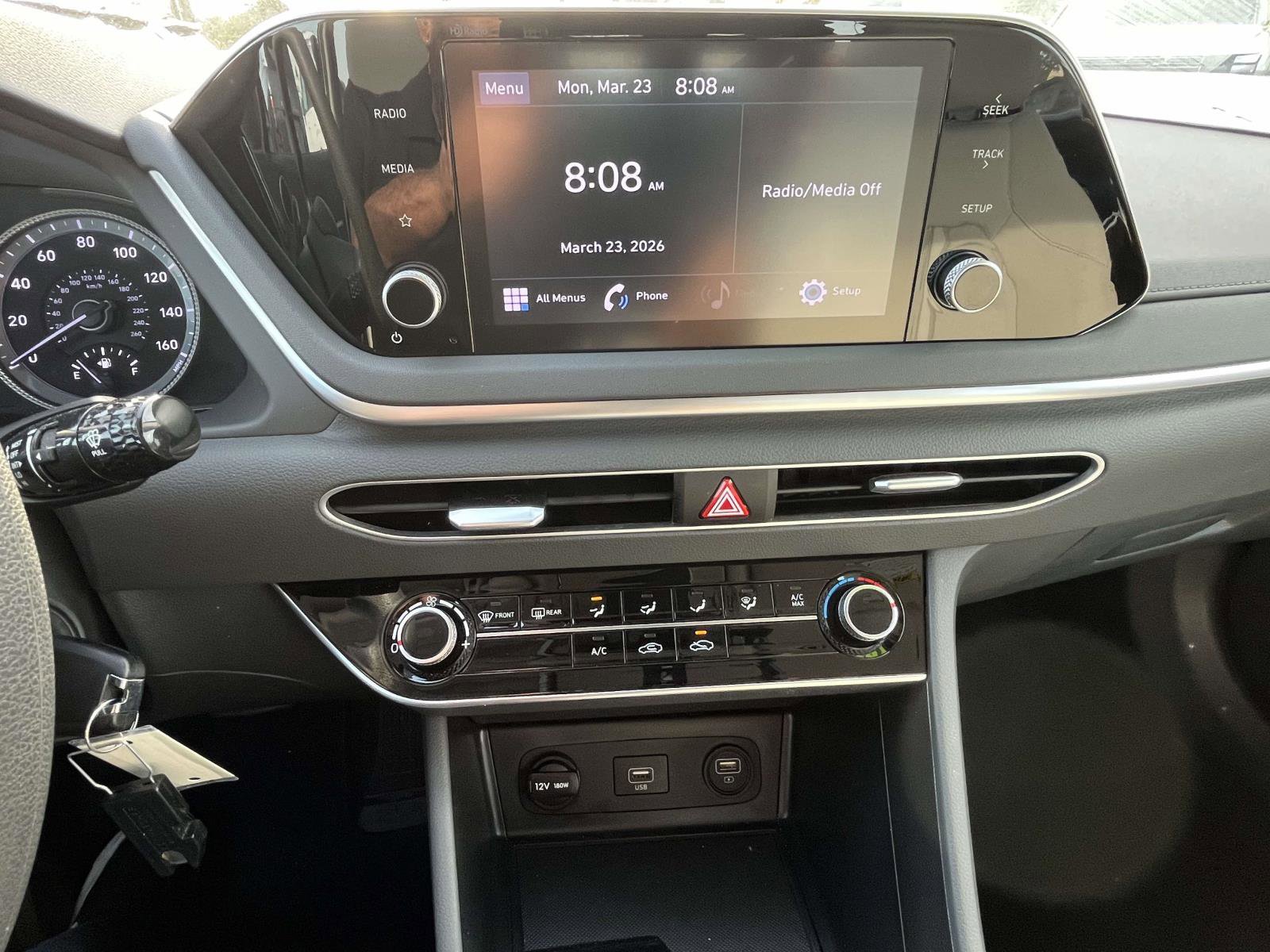 Certified 2023 Hyundai Sonata SE w/ Preferred Accessory Package FWD image 11
