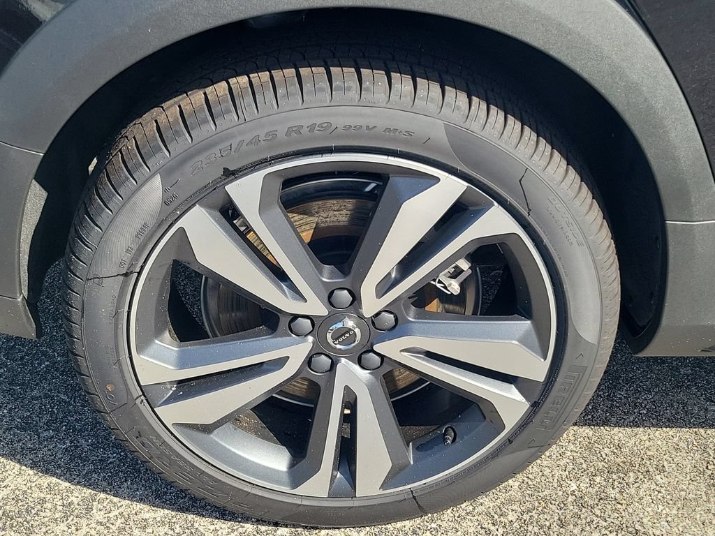 New 2026 Volvo V60 B5 Cross Country Plus w/ Protection Package Premier AWD/4WD image 3