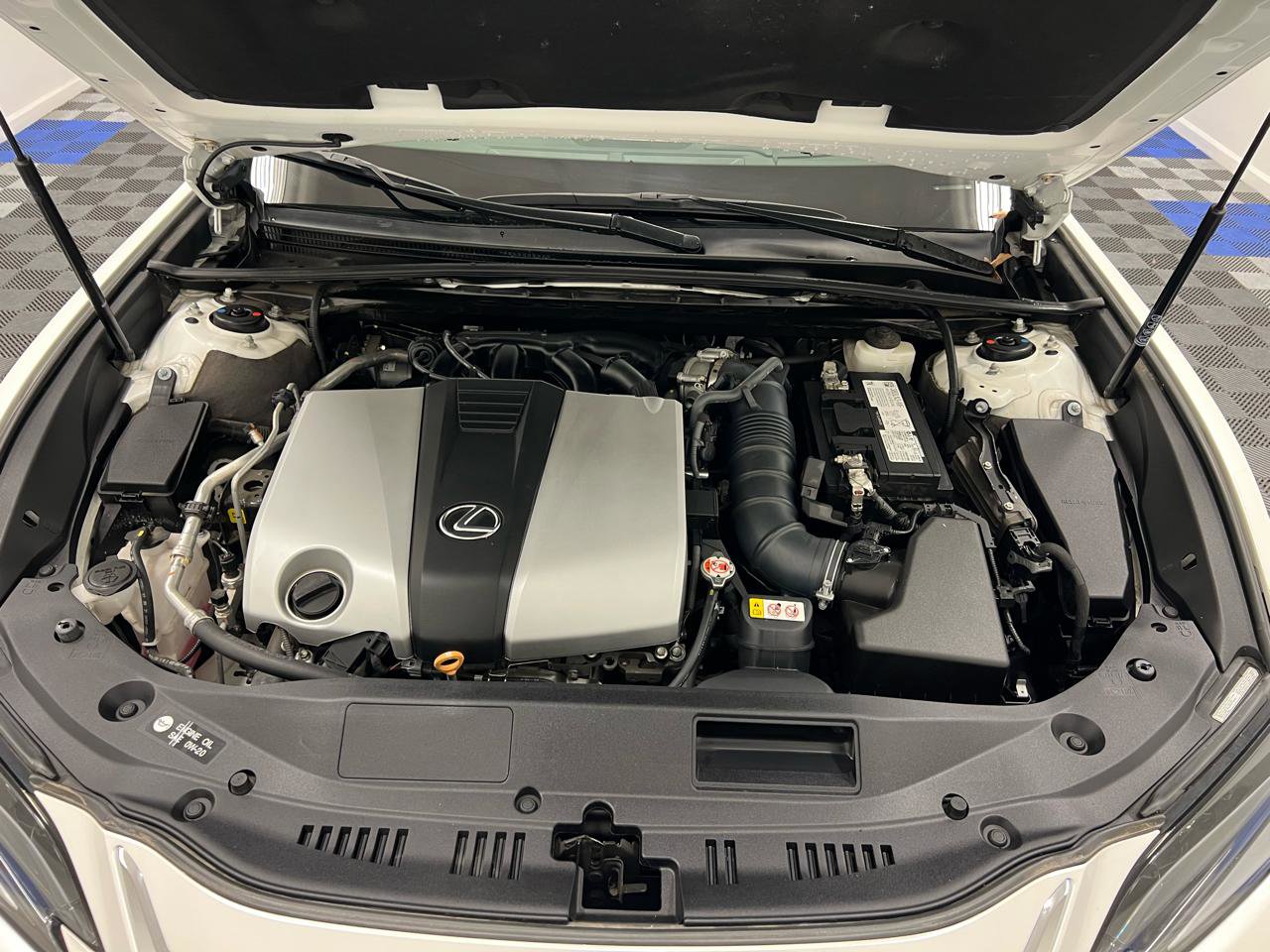 Used 2022 Lexus ES 350 Ultra Luxury w/ Accessory Package 2 image 37