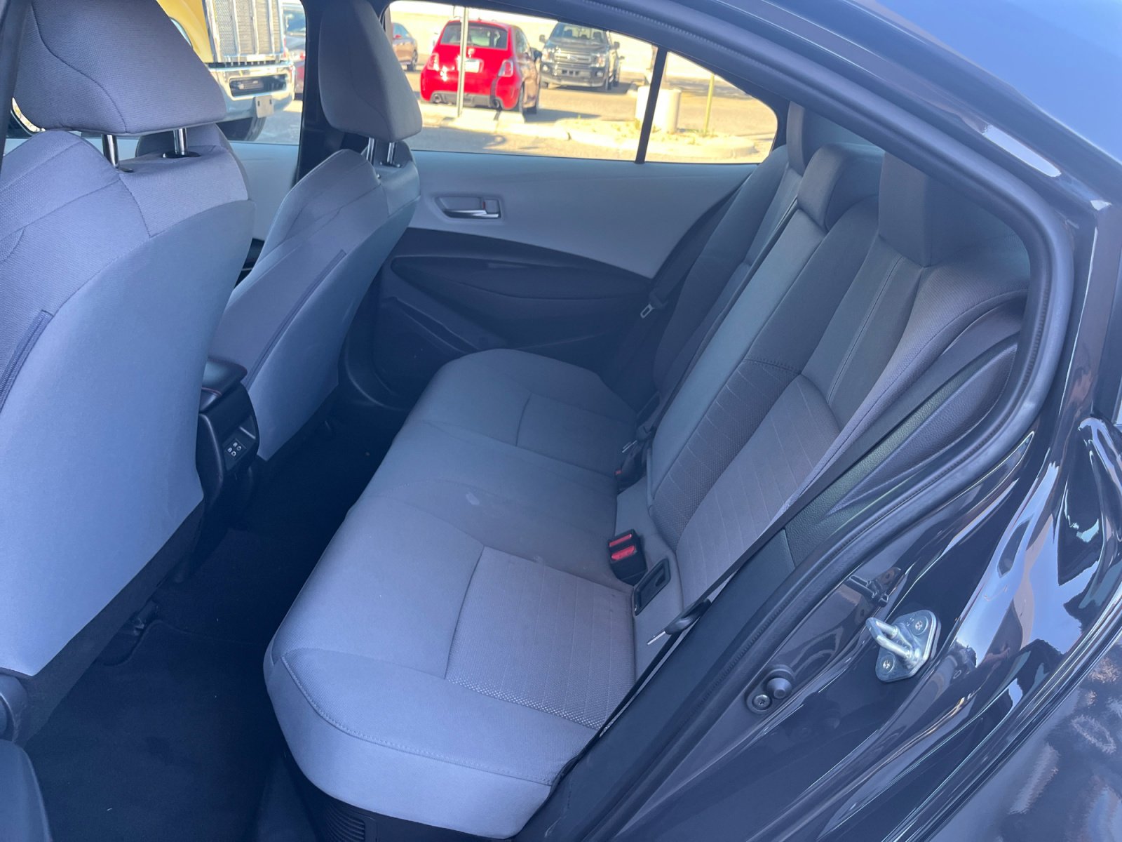 Used 2025 Toyota Corolla SE image 17