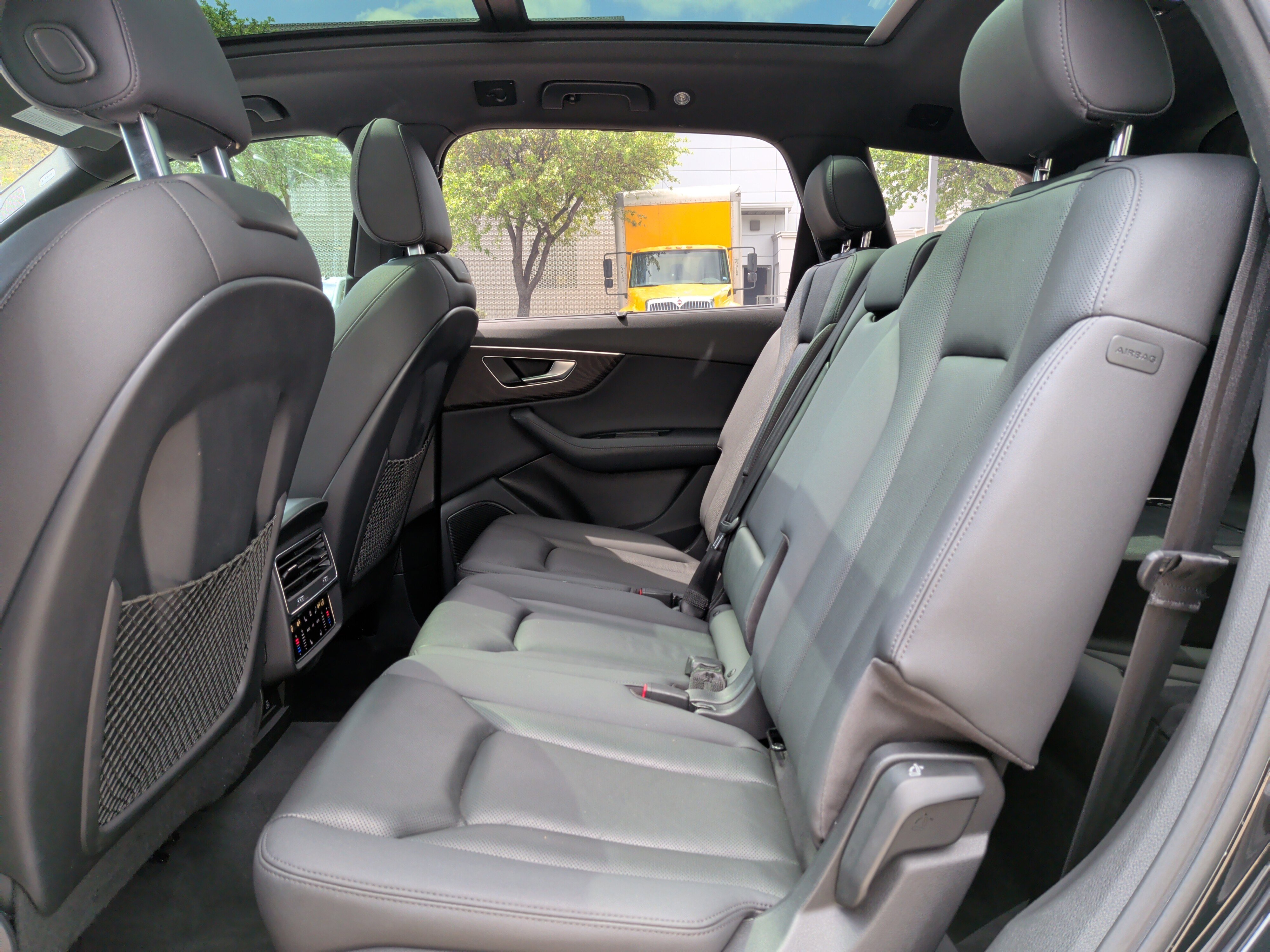 Used 2022 Audi Q7 3.0T Prestige image 32