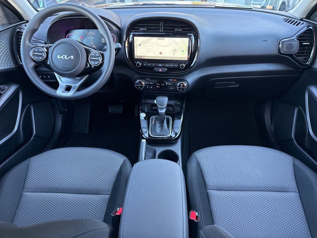 Used 2025 Kia Soul S image 21